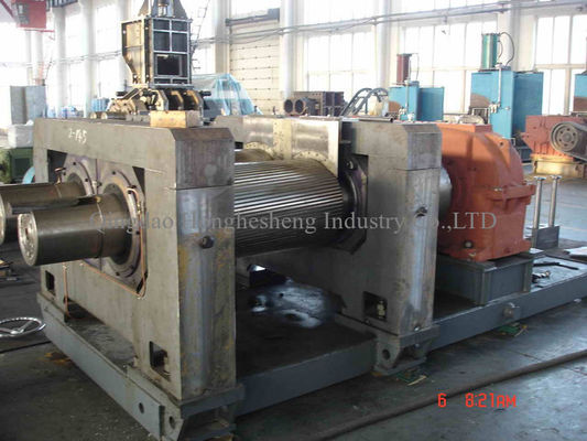 XKP560 800mm Length Rubber Crushing Mill 75KW Waste Tire Cracker Mill