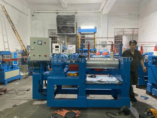 XK250 Silicone Rubber Mixing Machine 18.5KW Dia 250mm Hollow Smooth Two Roll Mill