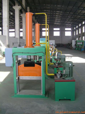 XQL660 8 Ton Foam Rubber Cutting Machine CE ISO9001 Rubber Sheet Cutting Machine